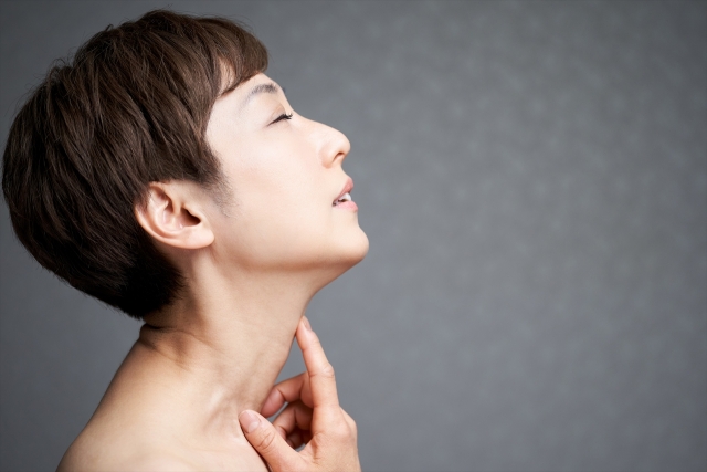 ボイトレでよく聞く閉鎖筋を簡単解説！トレーニングの注意点は？