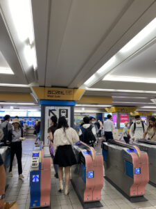 NAYUTAS町田校 小田急線改札口