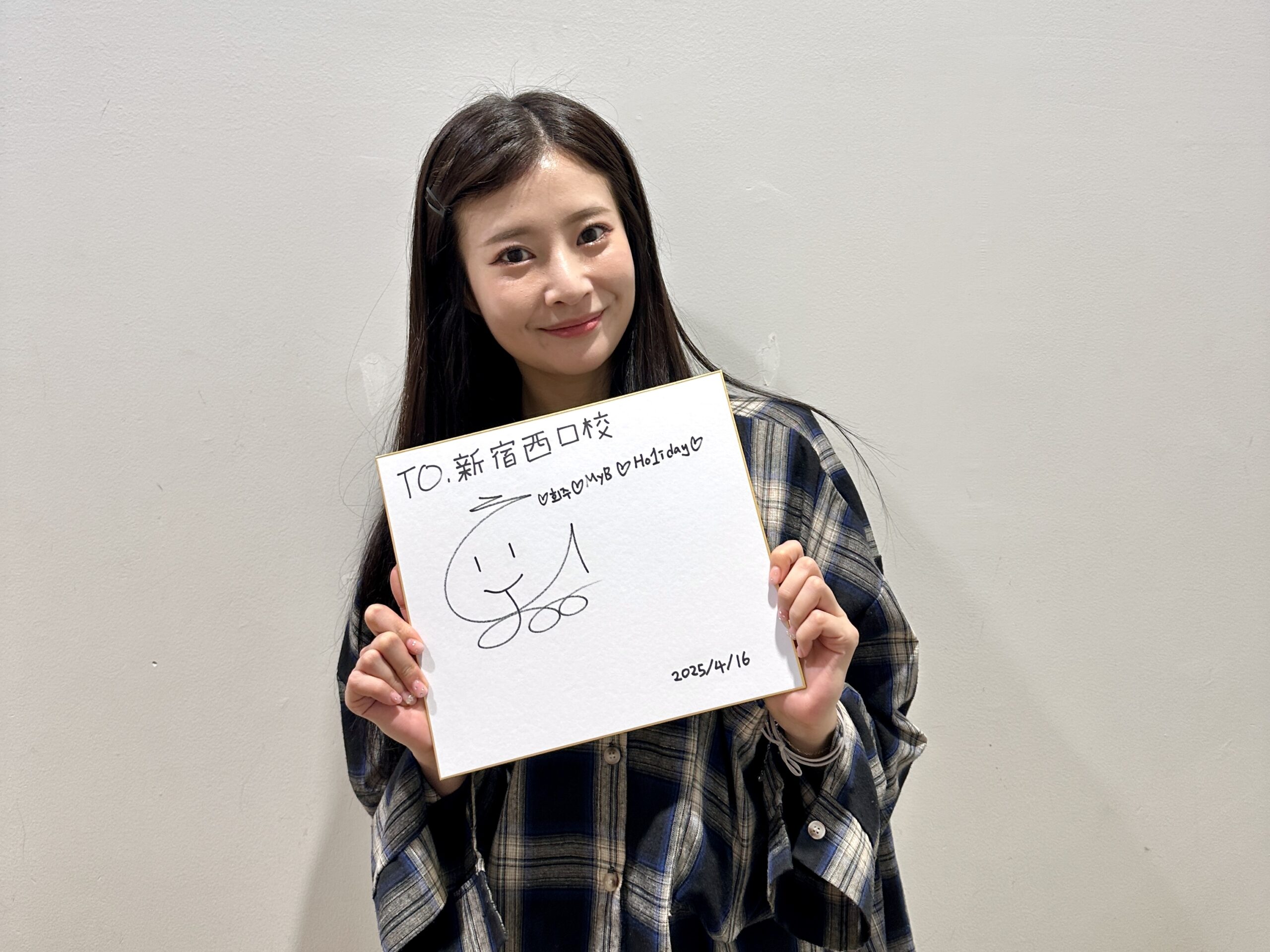 ヒジュ先生からサイン色紙をいただきました🖊🩵