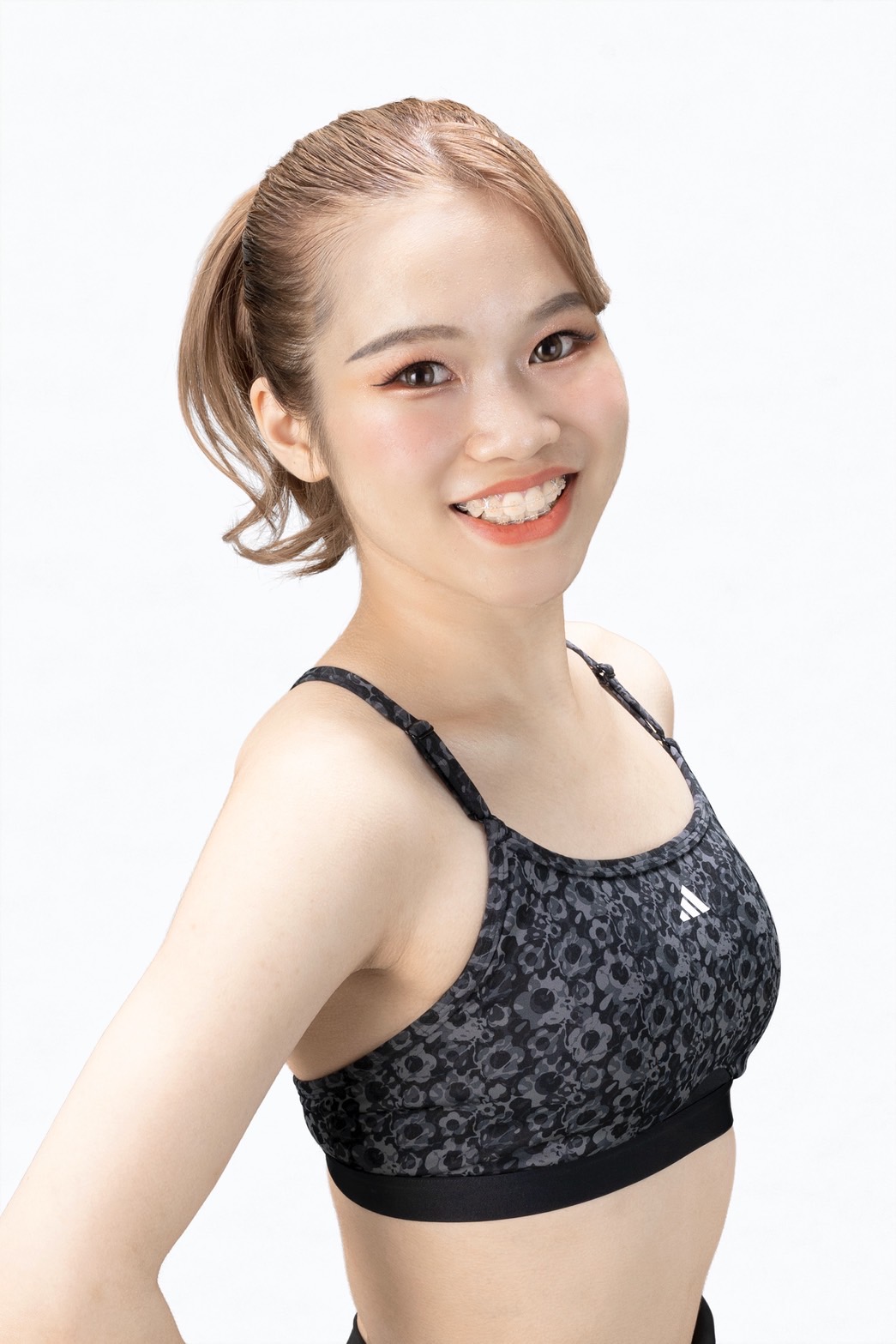 岸野彩葉