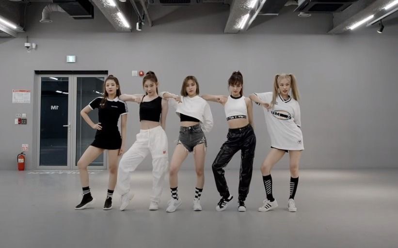 ダンスをするときの目線！-ナユタス巣鴨校-
