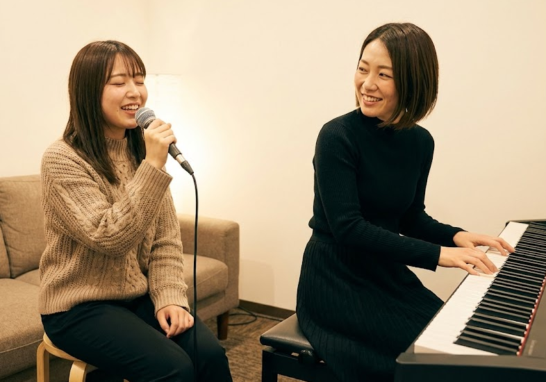 新生活の第一印象は「声」で決まる？ナユタス川越校の現役アーティスト講師が伝授する、自信を纏うボイトレ術